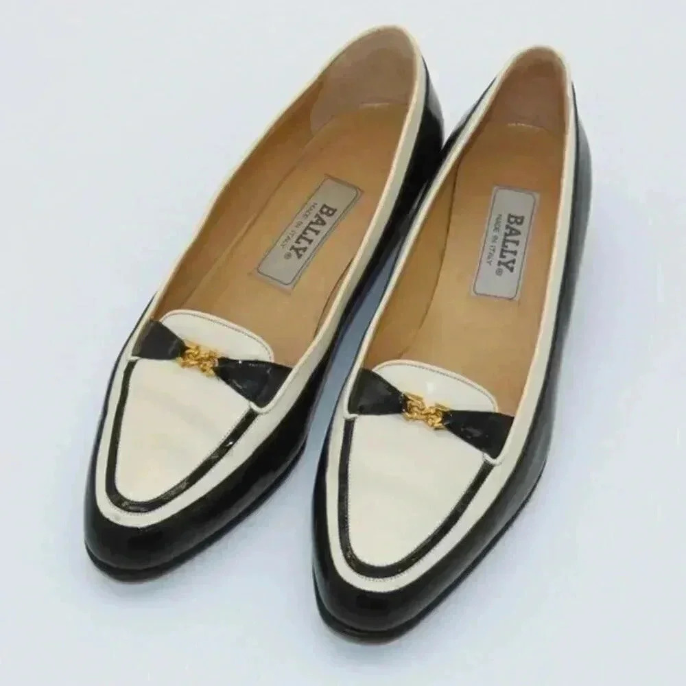 Bally Vintage Black and Off White Loafer’s Made In Italy Size 8M